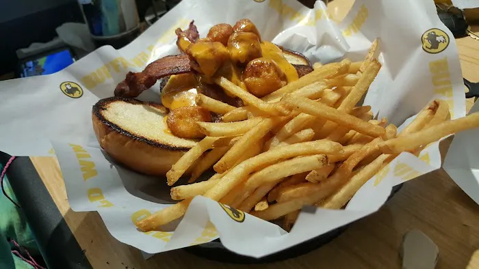 Buffalo Wild Wings Picture 6