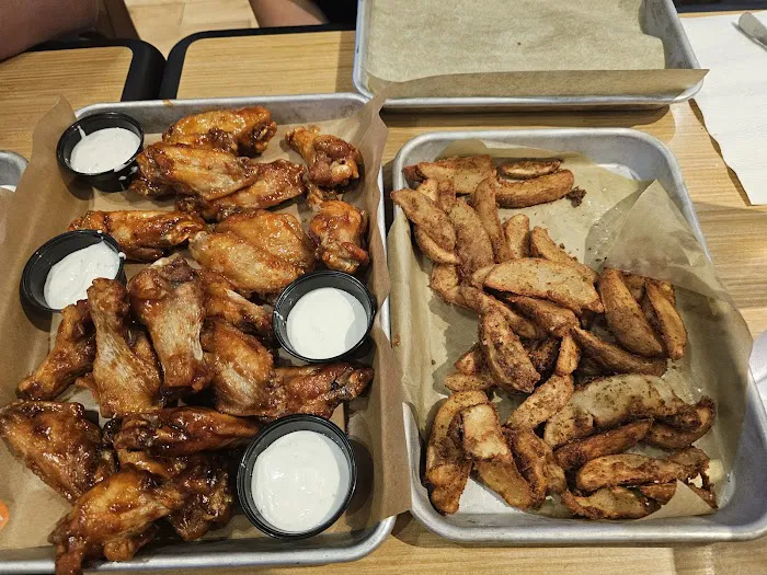 Buffalo Wild Wings Picture 4