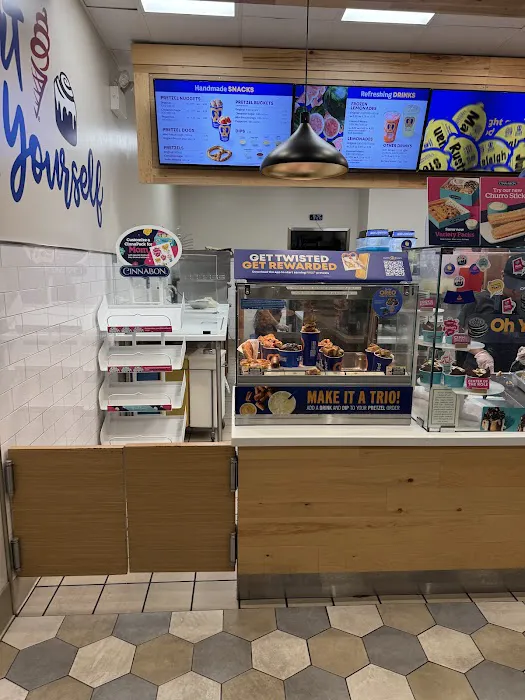 Auntie Anne's/Cinnabon/Carvel Picture 3