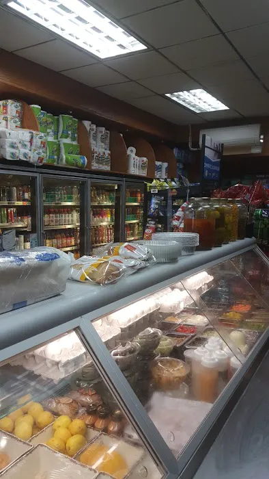 On The 6 Deli Grocery Picture 7