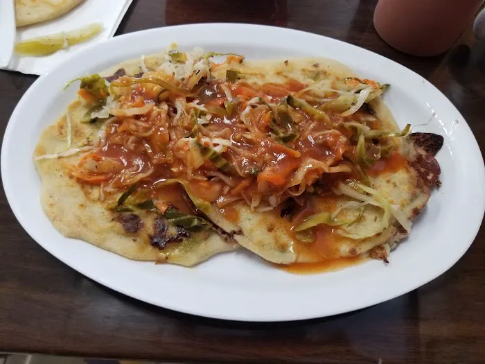 Pupuseria Salvadoreña Picture 3
