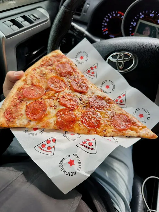 Lona's Pizza Picture 2