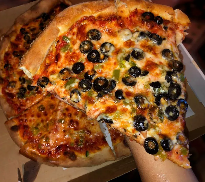 Luciano’s Pizza Picture 1