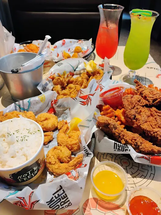 Hook & Reel Cajun Seafood & Bar Picture 6