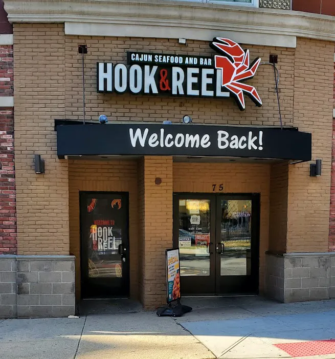 Hook & Reel Cajun Seafood & Bar Picture 10