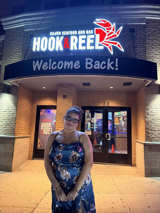 Hook & Reel Cajun Seafood & Bar Picture 9