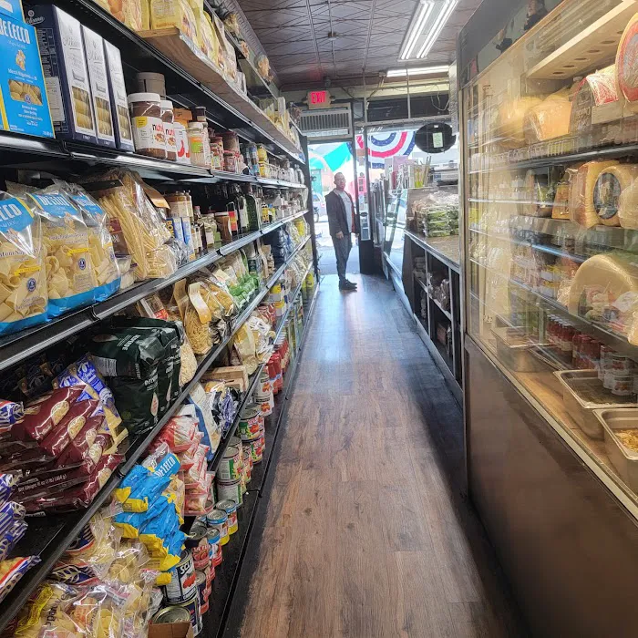 G & R Deli Picture 5