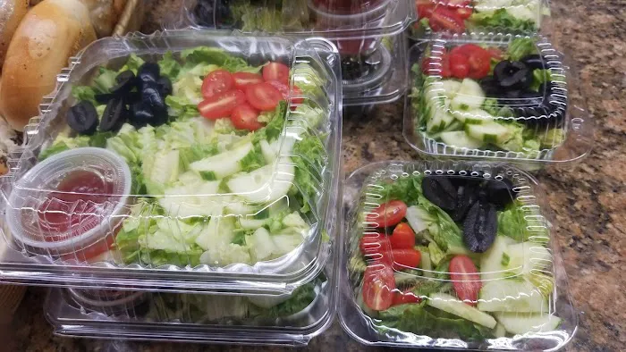 G & R Deli Picture 10