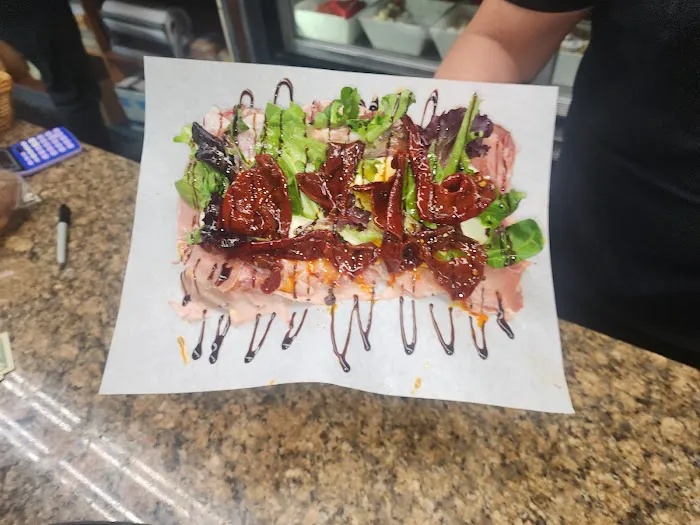 G & R Deli Picture 9