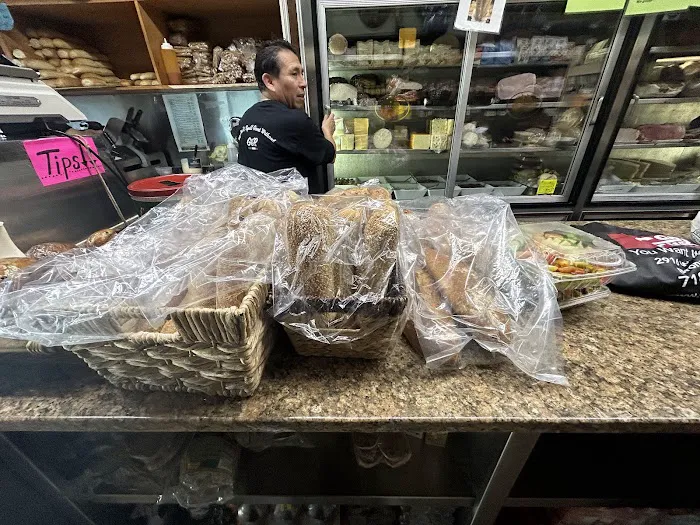 G & R Deli Picture 6