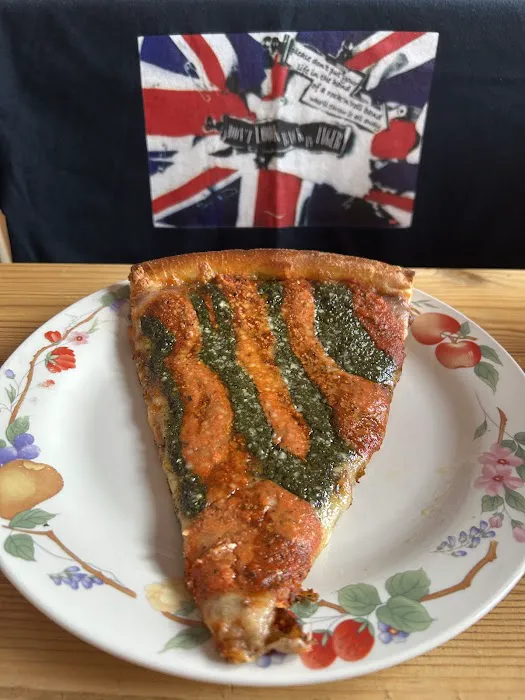 Laziza pizzeria Picture 3