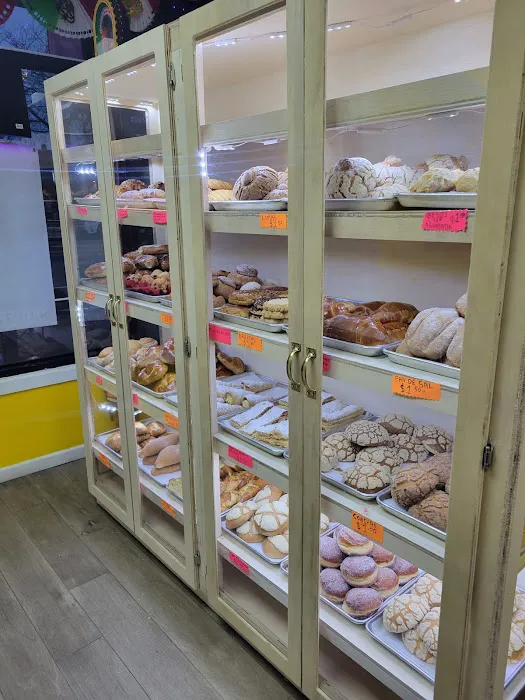 La Diana Bakery Picture 6