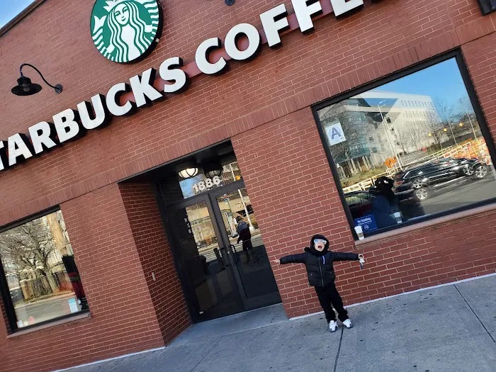 Starbucks Picture 7