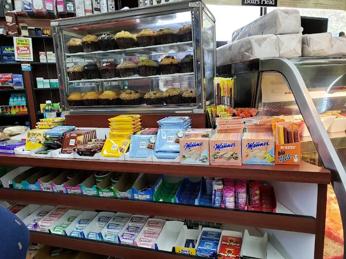M & R Deli Picture 10