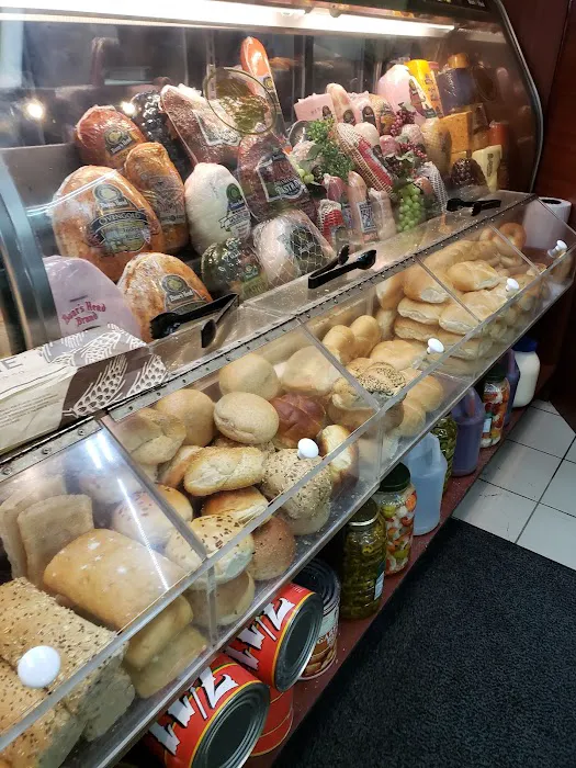 M & R Deli Picture 9