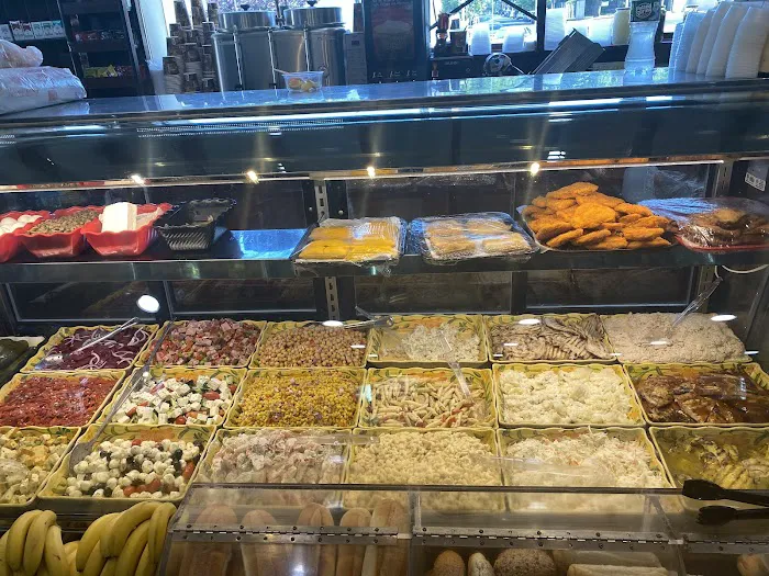 M & R Deli Picture 8