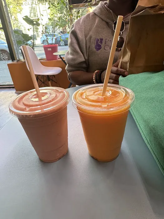 Cocoa Bean Juice and Salad Bar Picture 10