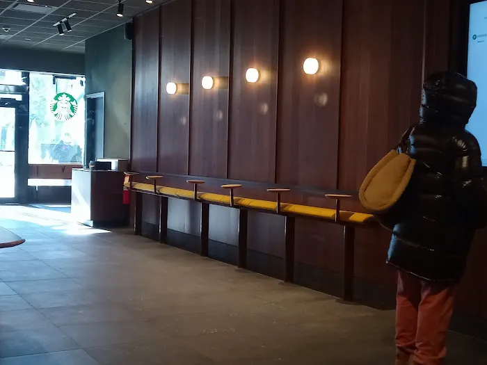 Starbucks Picture 10