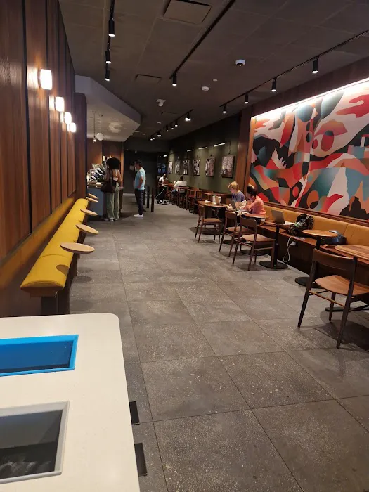 Starbucks Picture 9