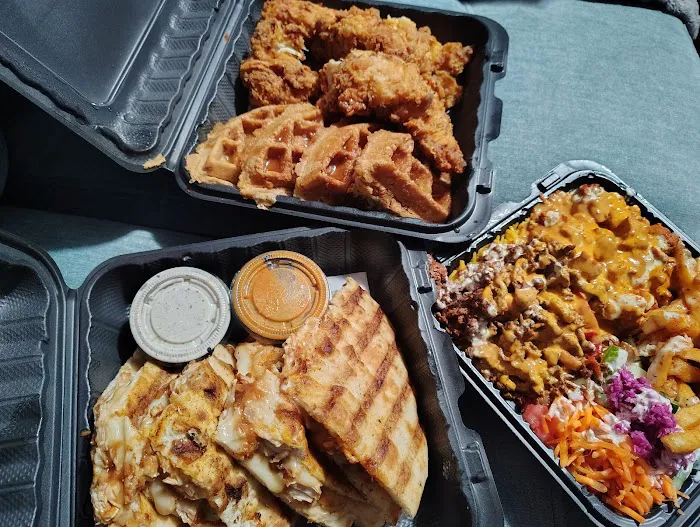 Blazin Chicken & Gyro Picture 4