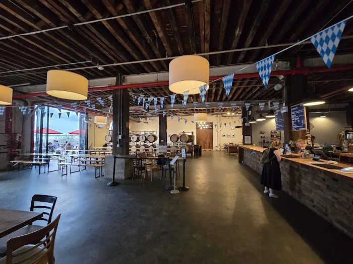 Strong Rope Brewery Red Hook Picture 5