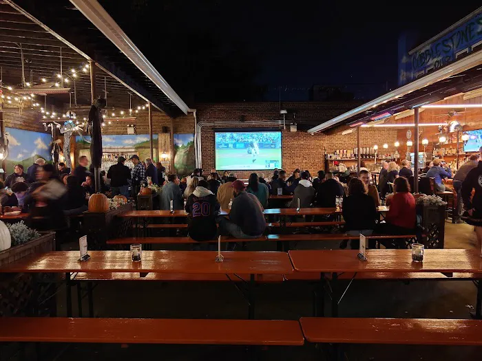 Cobblestones Pub and Biergarten Picture 6