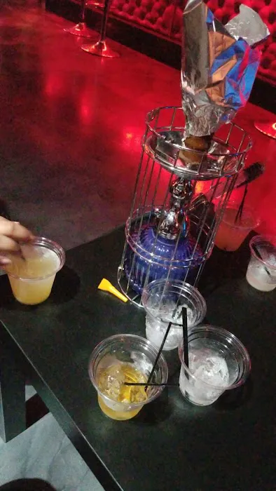TILT LOUNGE Picture 6