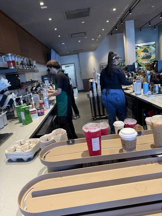 Starbucks Picture 4