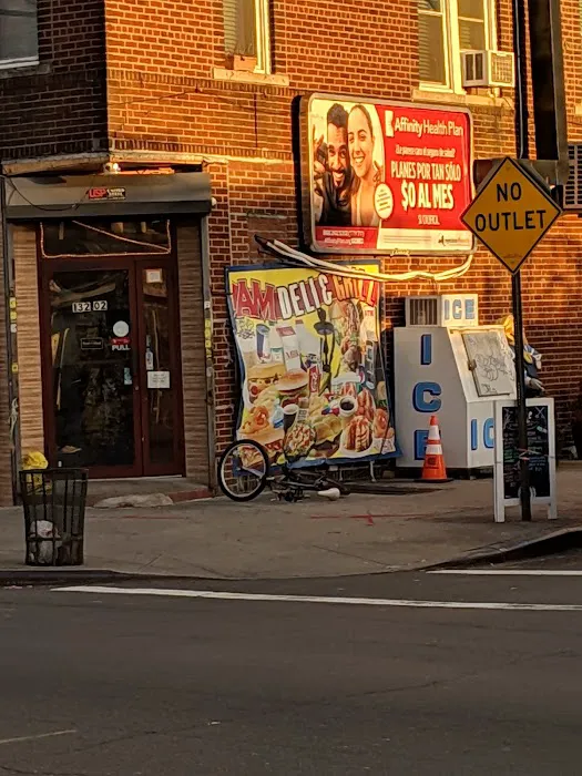 AM Deli & Grill Picture 5