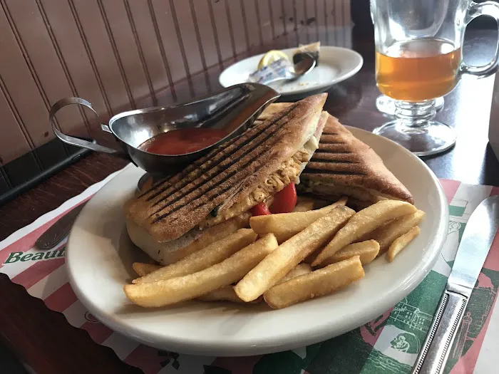 Paul Michael’s Brick Oven Cafe Restaurant Picture 2
