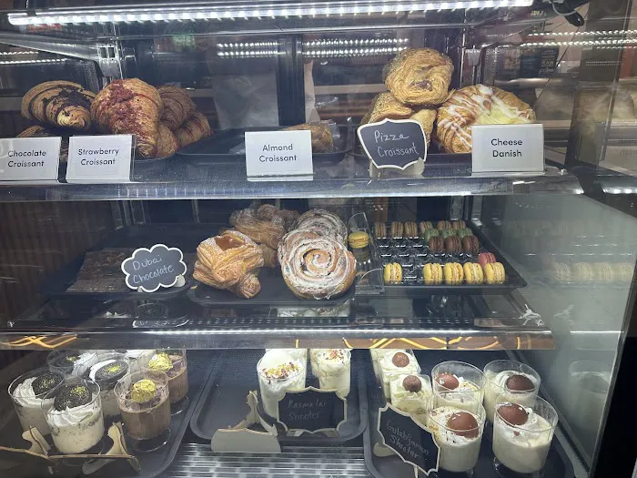 Suga & Co Picture 9