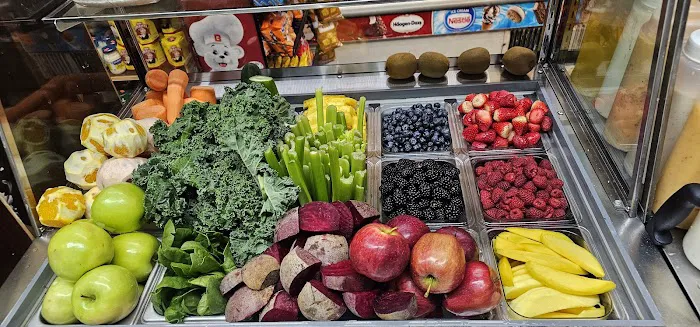 Mas Convenience Deli Picture 3