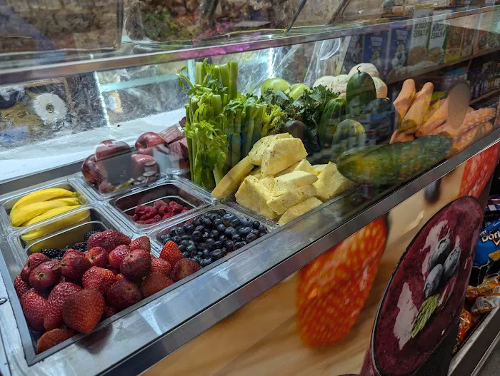 Mas Convenience Deli Picture 1