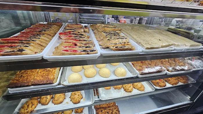 Sybil's Bakery & Restaurant Picture 7