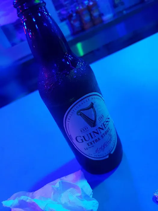 Golden Arrow Bar and Lounge Picture 2