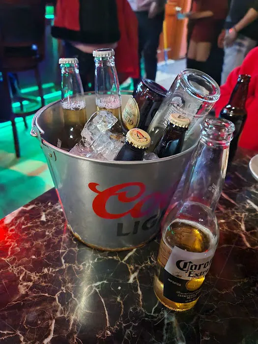 Golden Arrow Bar and Lounge Picture 1