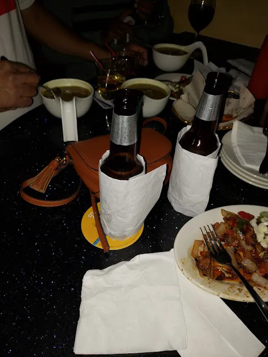 Golden Arrow Bar and Lounge Picture 6