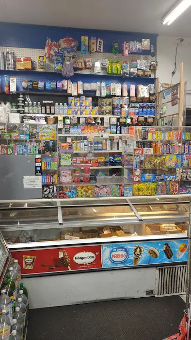 Ozone park deli & grocery Picture 7