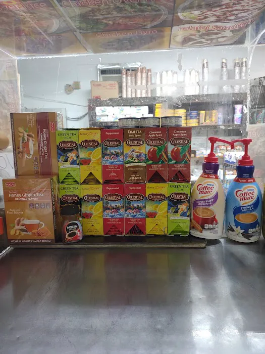 Ozone park deli & grocery Picture 4