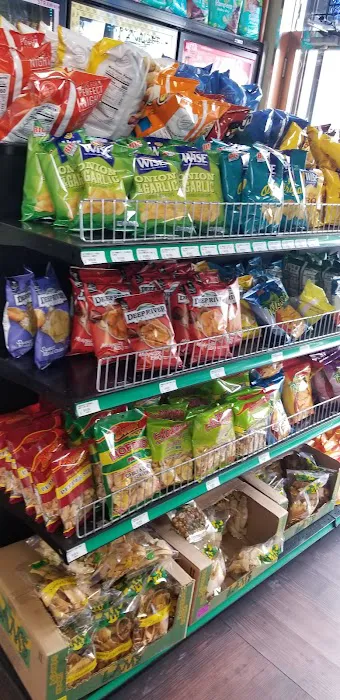 Halal Deli Grocery Picture 4