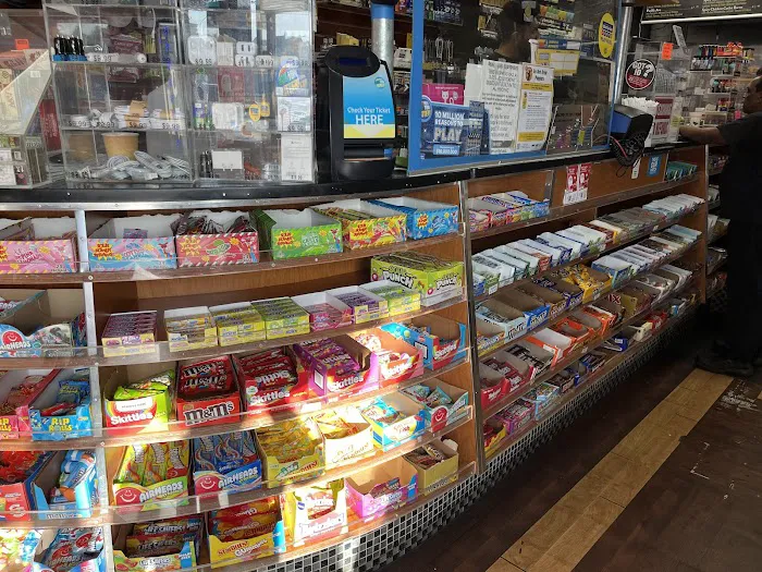 Atlantic ave 104 deli Picture 10