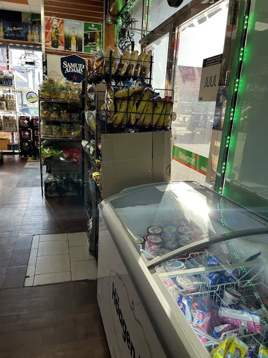Atlantic ave 104 deli Picture 8