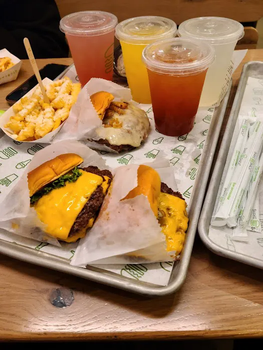 Shake Shack Jamaica Ave Picture 5