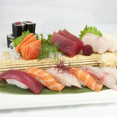 Saka Sushi and Asian Cuisine Picture 3