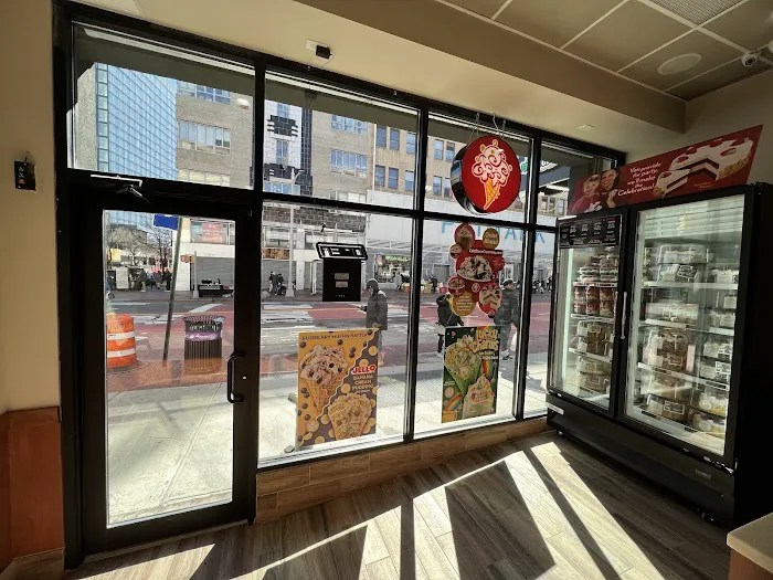 Cold Stone Creamery Picture 3