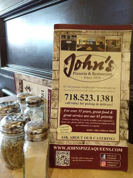 John's Pizzeria Picture 6