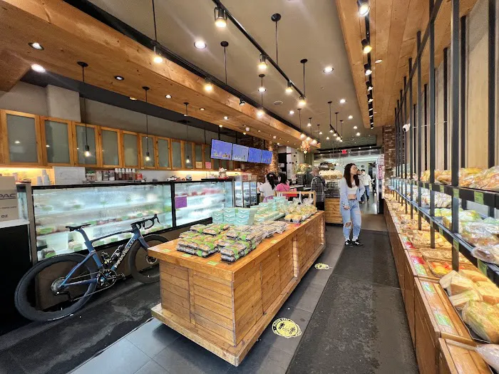 Maxin Bakery Picture 1