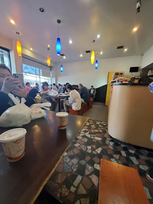 Tong's Cafe Picture 1
