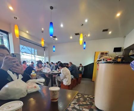 Tong's Cafe