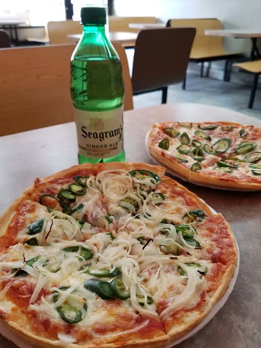 Singas Famous Pizza Picture 1